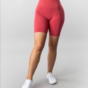 ALPHALETE Seamless Biker Shorts - Cherry Icee